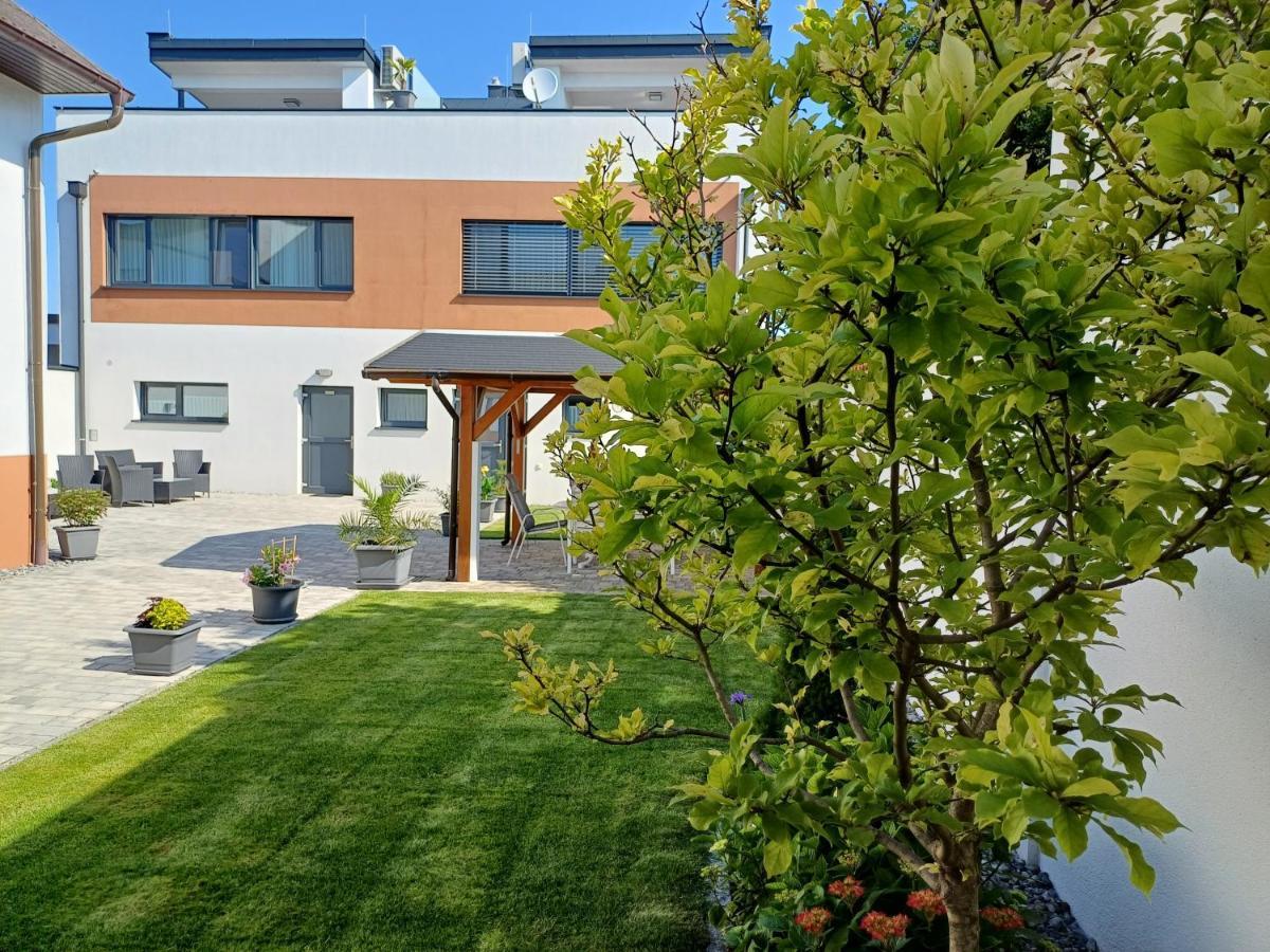 Penthouse Griemann 2 Fuer Max 4 Personen Mit Eigener Grosser Dachterrasse Zum Relaxen! Illmitz Exterior foto