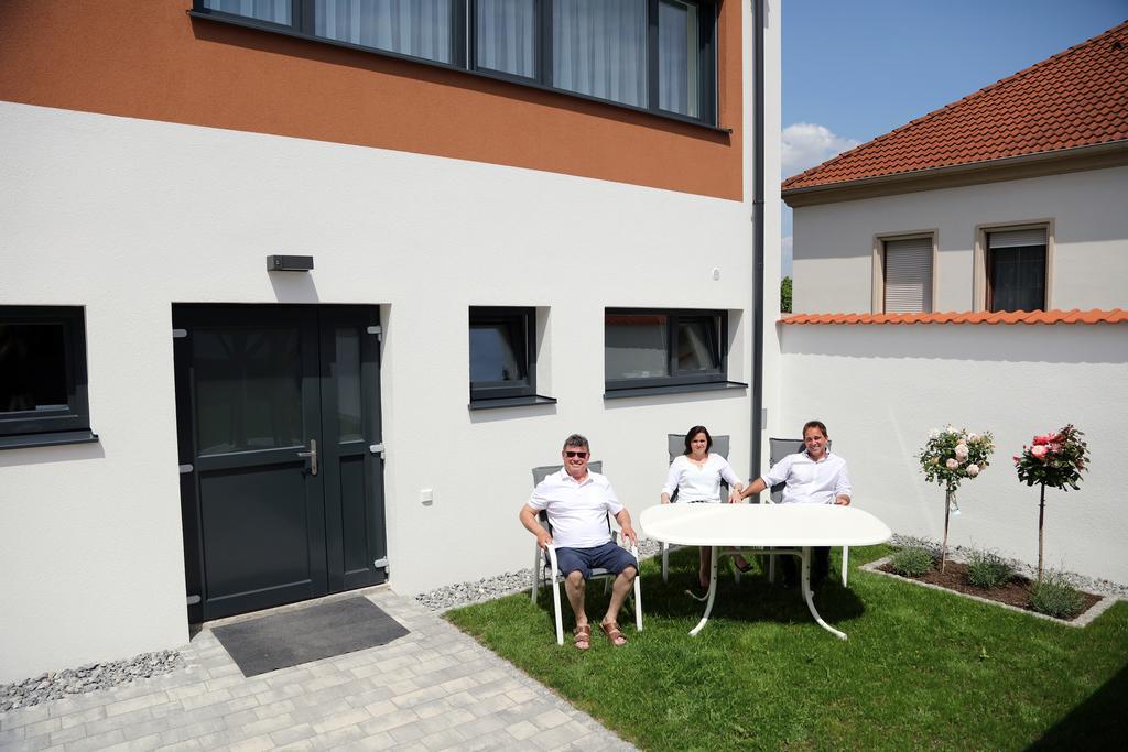 Penthouse Griemann 2 Fuer Max 4 Personen Mit Eigener Grosser Dachterrasse Zum Relaxen! Illmitz Exterior foto