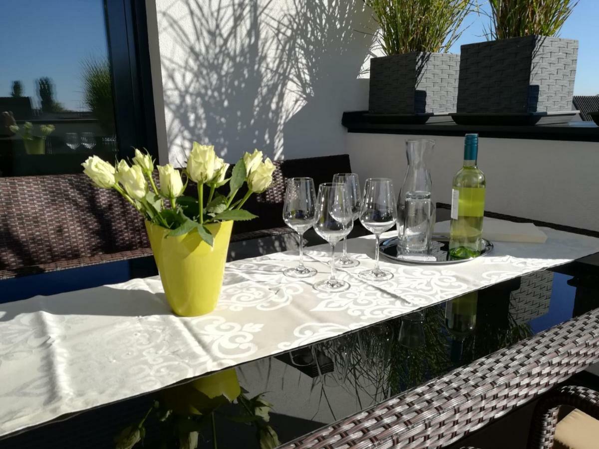 Penthouse Griemann 2 Fuer Max 4 Personen Mit Eigener Grosser Dachterrasse Zum Relaxen! Illmitz Exterior foto